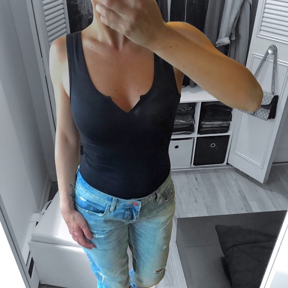 Tops - LAST 2✨Slit neckline Bodysuit in Black